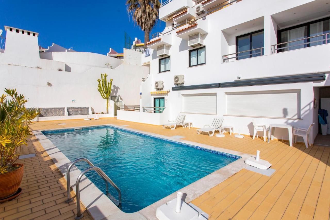 Old Town Beach Apartments Албуфейра Экстерьер фото