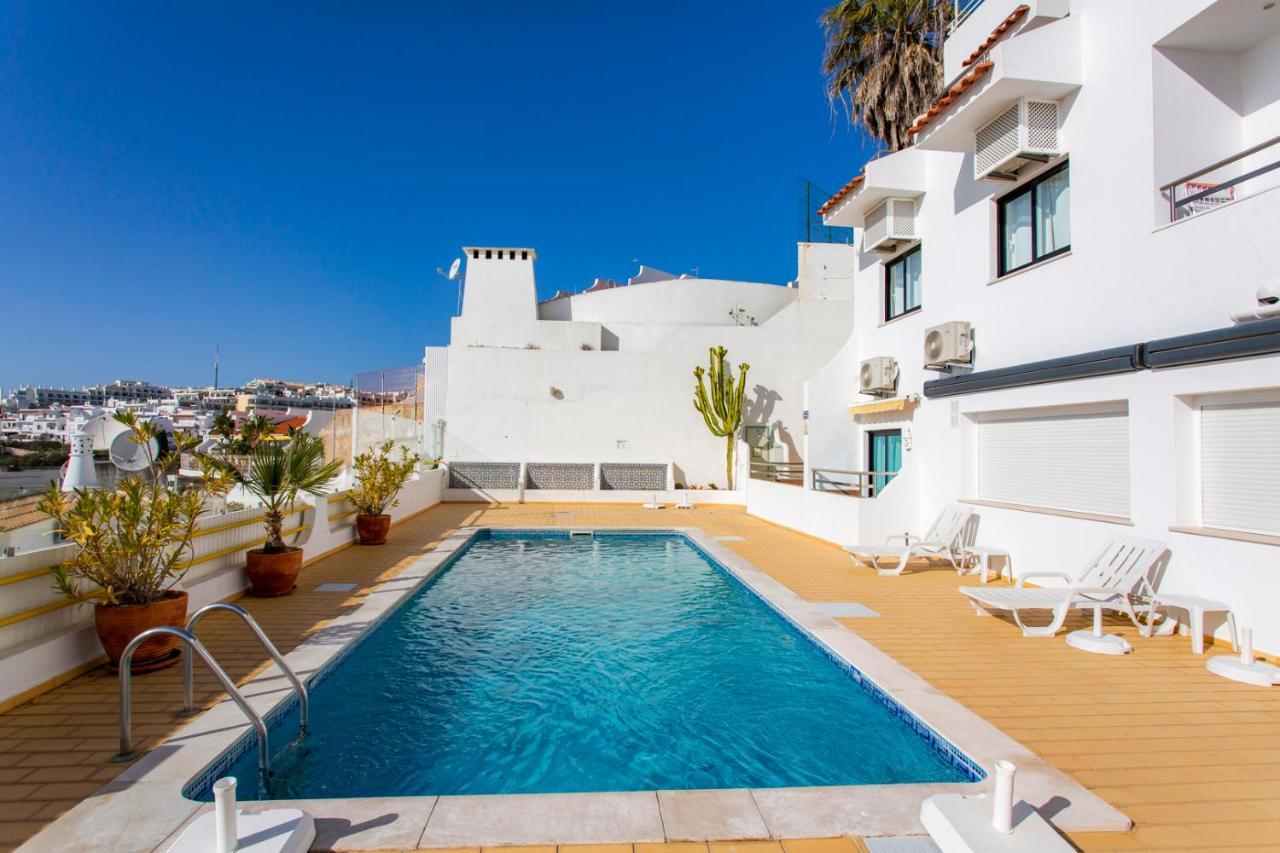 Old Town Beach Apartments Албуфейра Экстерьер фото